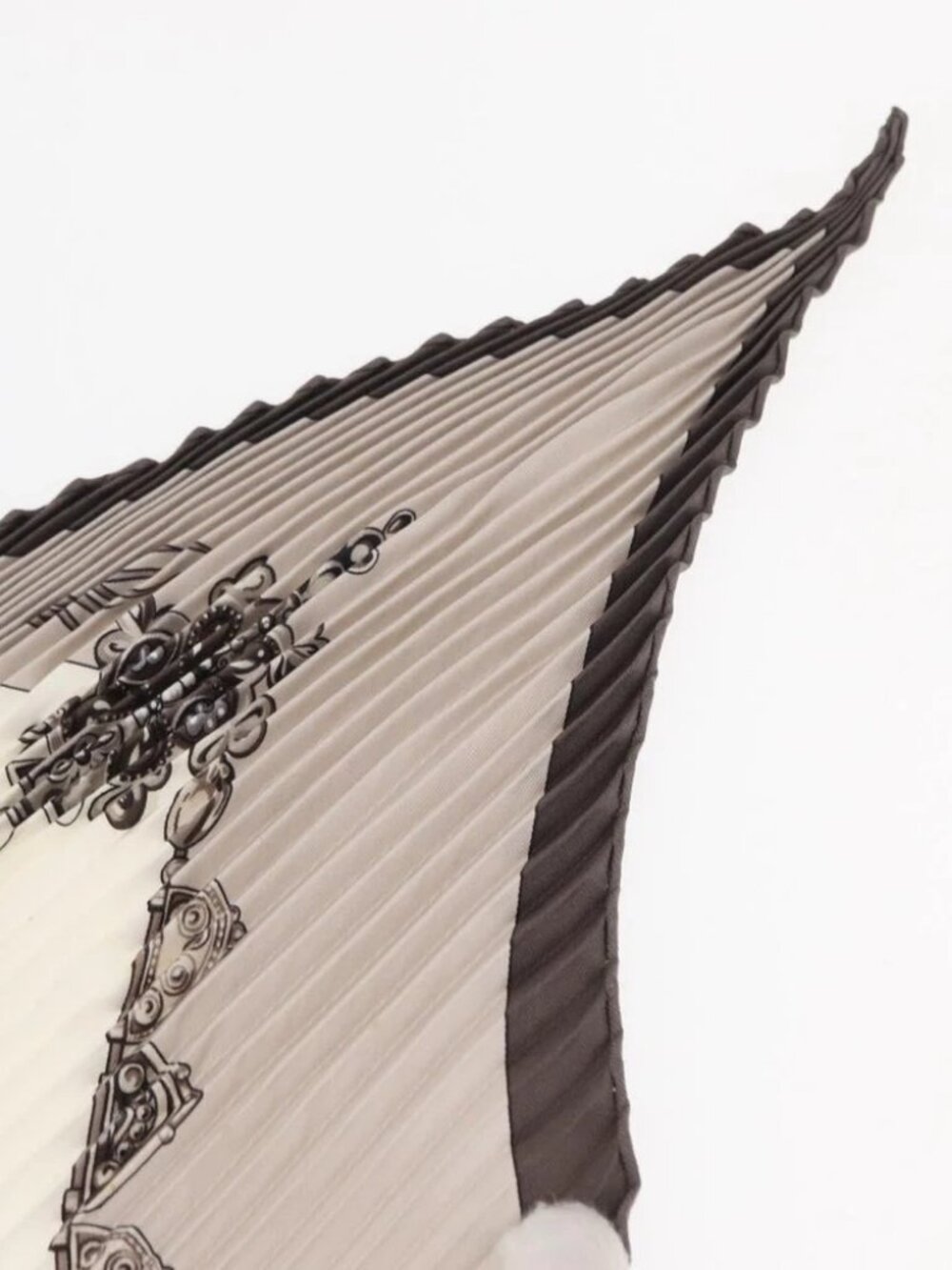 HERMES Pleated Scarf "PARURES DES SABLES" Silk Gray Auth - Picture 11 of 14